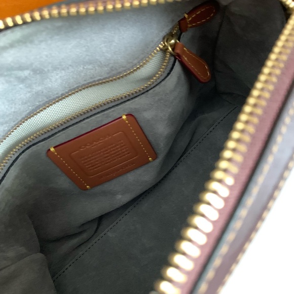 Ruby 25 - Picture 5 of 12